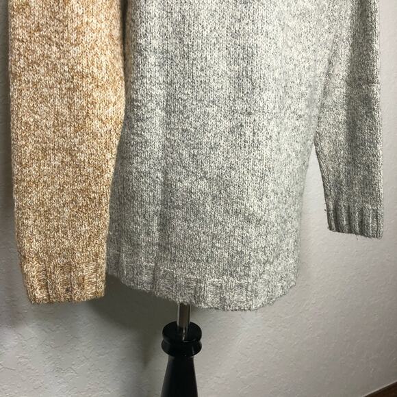 Cabi Tilt tan gray color block v neck snap front cardigan size Small #3886 - Picture 12 of 15